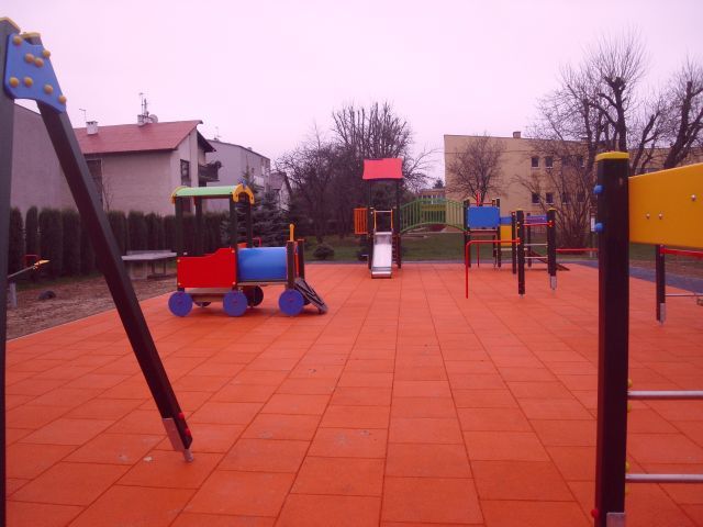 Plac zabaw przy SP2 w Rzeszowie