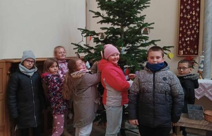 dekorowanie-choinki_2023_09