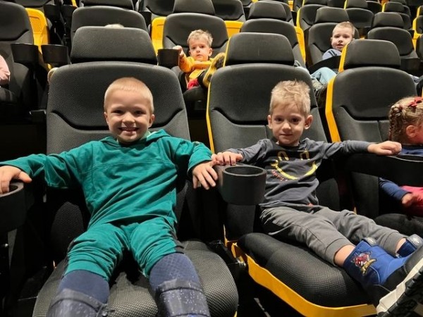 Kicia-Kocia-pod-choinka