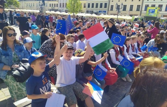 tanecznym-krokiem-przez-Europe_2024_03