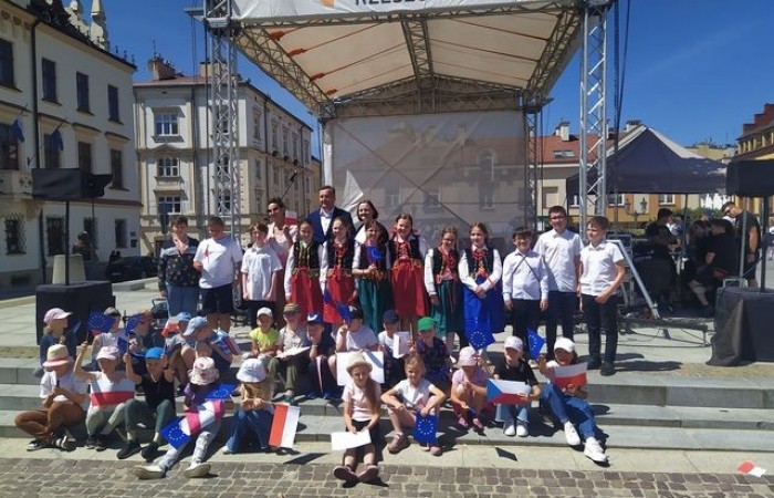 tanecznym-krokiem-przez-Europe_2024_04