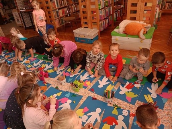 wycieczka-do-bibliotekprzedszk-2024_04