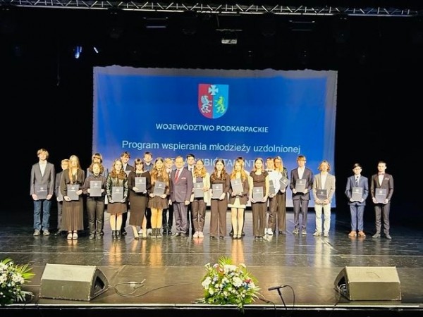 Dominik-Stec_laureat-Stypendium_Naukowego_2024