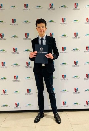 Dominik-Stec_laureat-Stypendium_Naukowego_2024_04