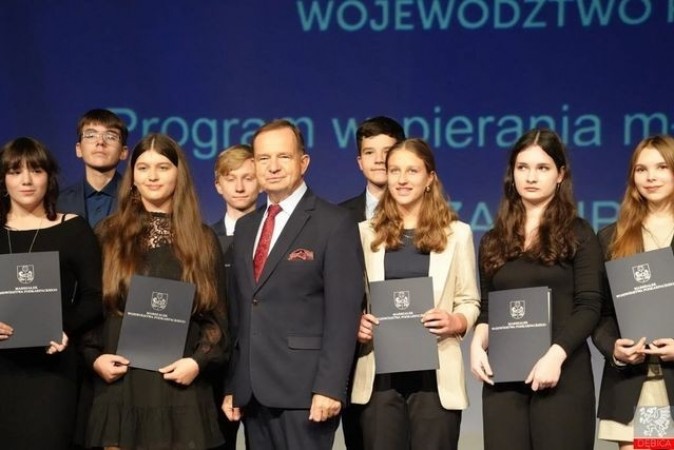 Dominik-Stec_laureat-Stypendium_Naukowego_2024_06