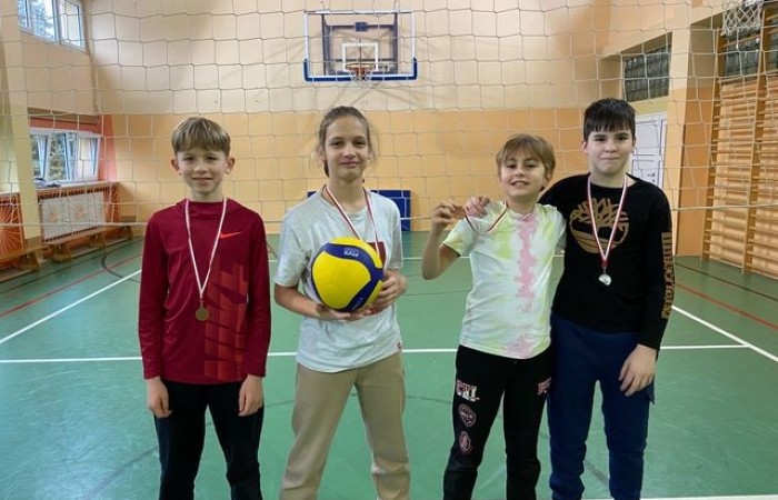 Swiateczne-Rozgrywki-Siatkarskie- klas-5-6