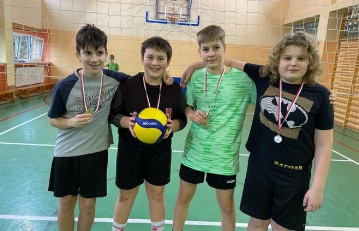 Swiateczne-Rozgrywki-Siatkarskie- klas-5-6_02