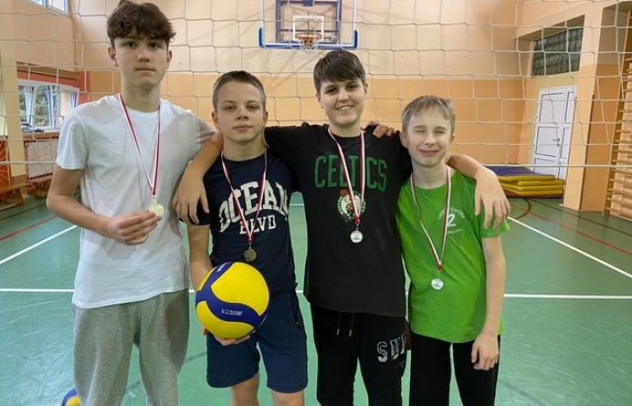 Swiateczne-Rozgrywki-Siatkarskie- klas-5-6_03