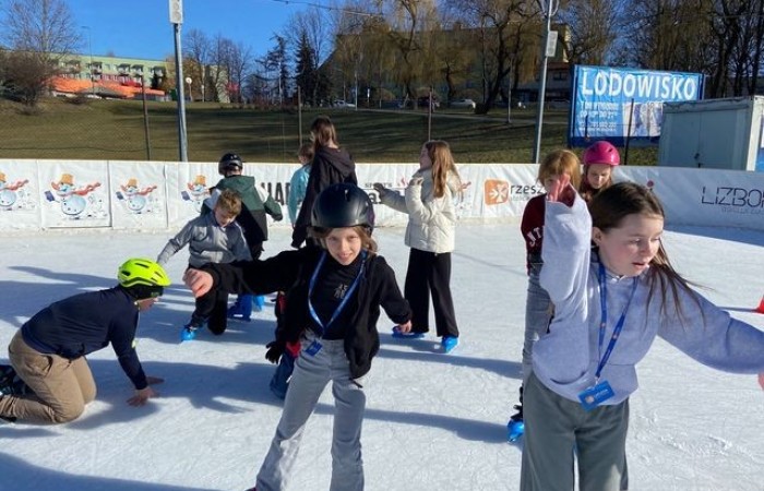 5b-na-lyzwach-2025_03