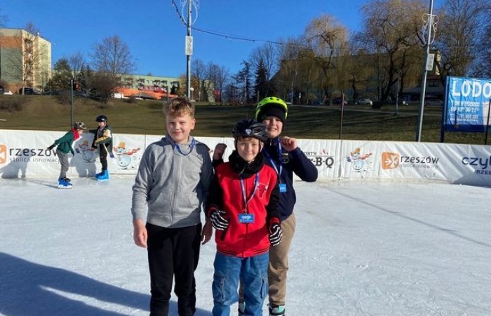 5b-na-lyzwach-2025_06