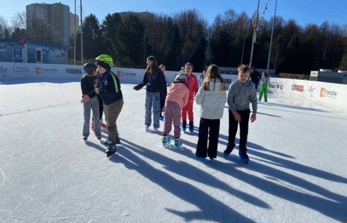 5b-na-lyzwach-2025_07