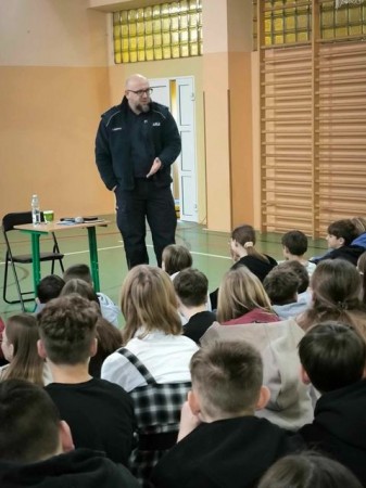 bezpieczne-ferie-4-8-2025_02