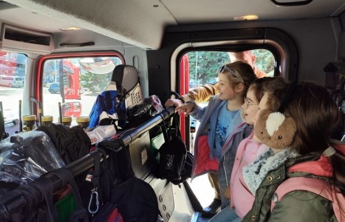 Pierwszoklasiści-z-wizytą w-Straży-Pożarnej_03