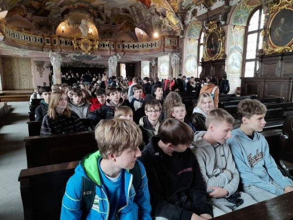 WYCIECZKA-DO-MIASTA-MOSTÓW-I-KRASNALI_05