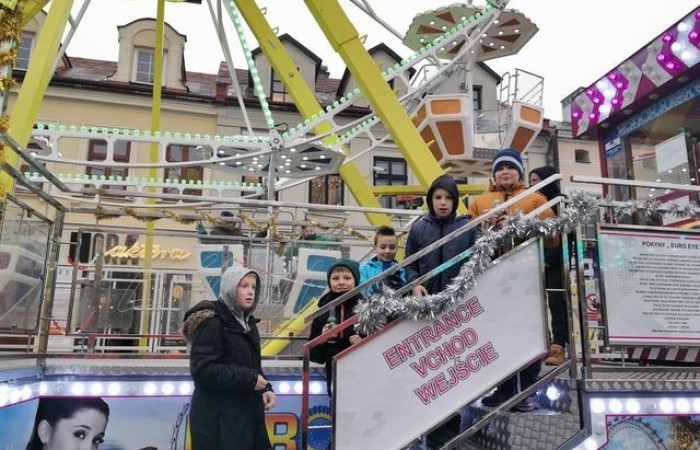 4a_swiateczne_miasteczko_02