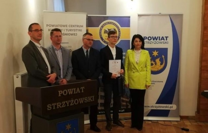 laureaci_dyktando_niepodleglosciowe_22_05