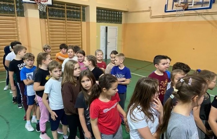 MIKOŁAJKOWE ROZGRYWKI RINGO KLAS III na Świetlicy_05