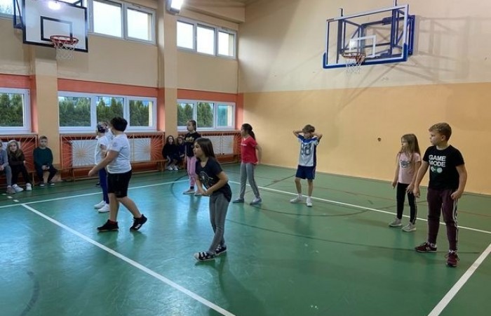 MIKOŁAJKOWE ROZGRYWKI RINGO KLAS III na Świetlicy_06