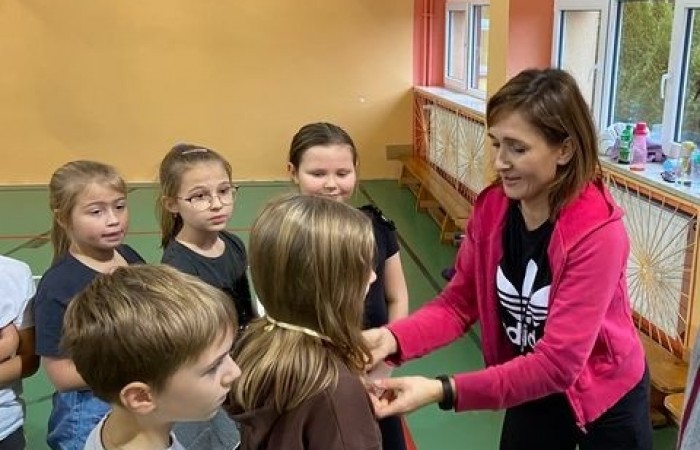 MIKOŁAJKOWE ROZGRYWKI RINGO KLAS III na Świetlicy_07