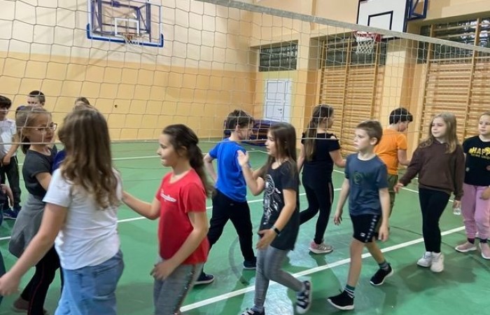 MIKOŁAJKOWE ROZGRYWKI RINGO KLAS III na Świetlicy_08