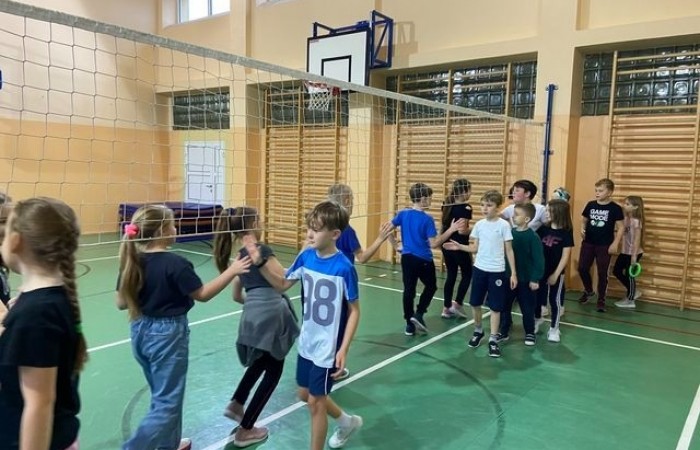 MIKOŁAJKOWE ROZGRYWKI RINGO KLAS III na Świetlicy_12