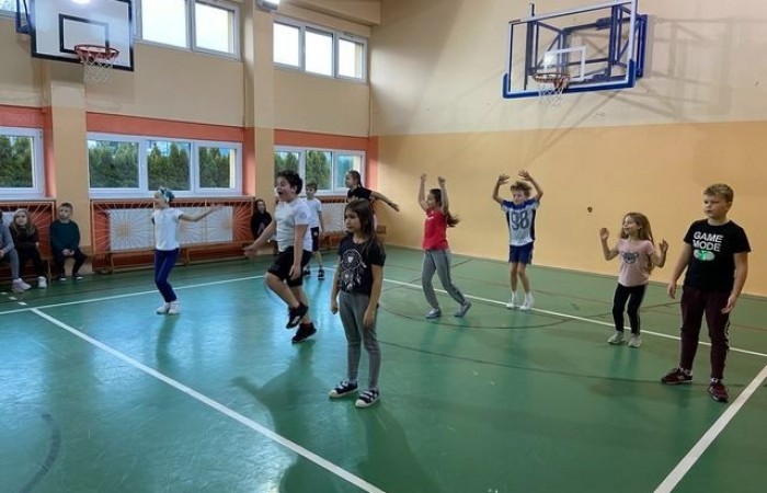 MIKOŁAJKOWE ROZGRYWKI RINGO KLAS III na Świetlicy_13