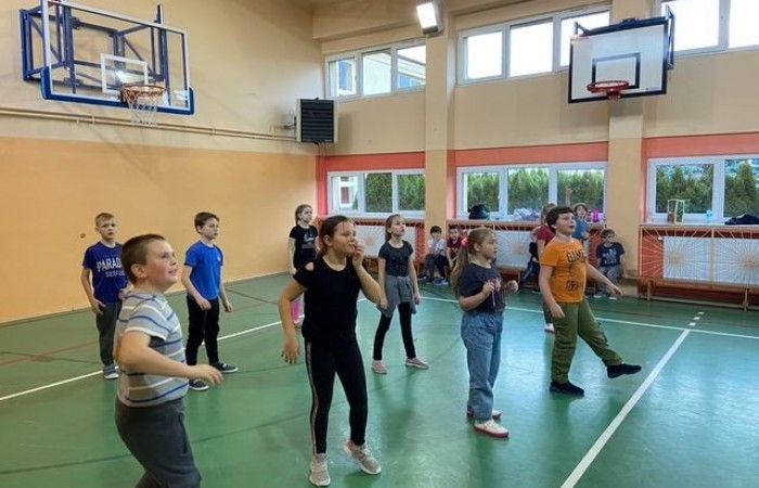 MIKOŁAJKOWE ROZGRYWKI RINGO KLAS III na Świetlicy_14