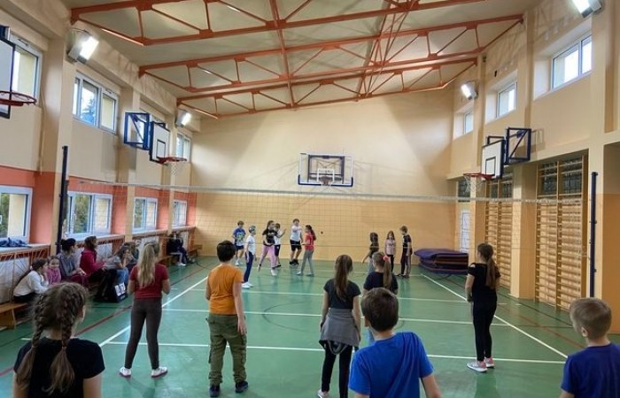 MIKOŁAJKOWE ROZGRYWKI RINGO KLAS III na Świetlicy_17