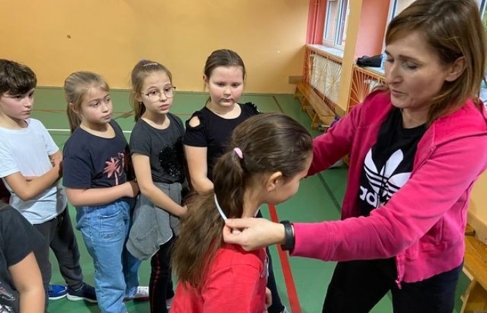 MIKOŁAJKOWE ROZGRYWKI RINGO KLAS III na Świetlicy_18