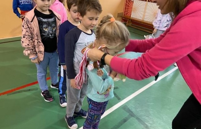 MIKOŁAJKOWE ROZGRYWKI_klas-1 na świetlicy_2022_06