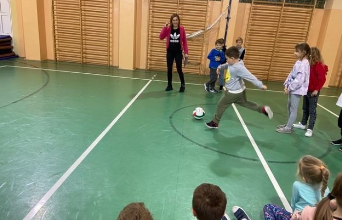 MIKOŁAJKOWE ROZGRYWKI_klas-1 na świetlicy_2022_10