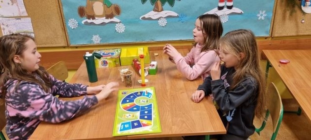 WIECZÓR ZABAW I GIER PLANSZOWYCH KLASY 3B_02