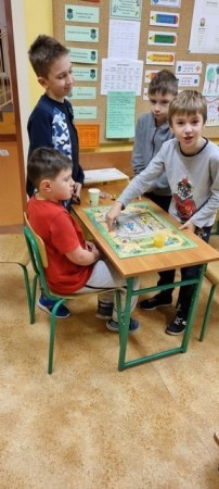 WIECZÓR ZABAW I GIER PLANSZOWYCH KLASY 3B_05