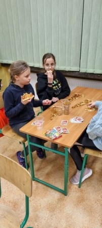 WIECZÓR ZABAW I GIER PLANSZOWYCH KLASY 3B_09