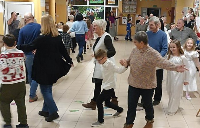 ŚWIĘTO BABCI I DZIADKA W 3A_08