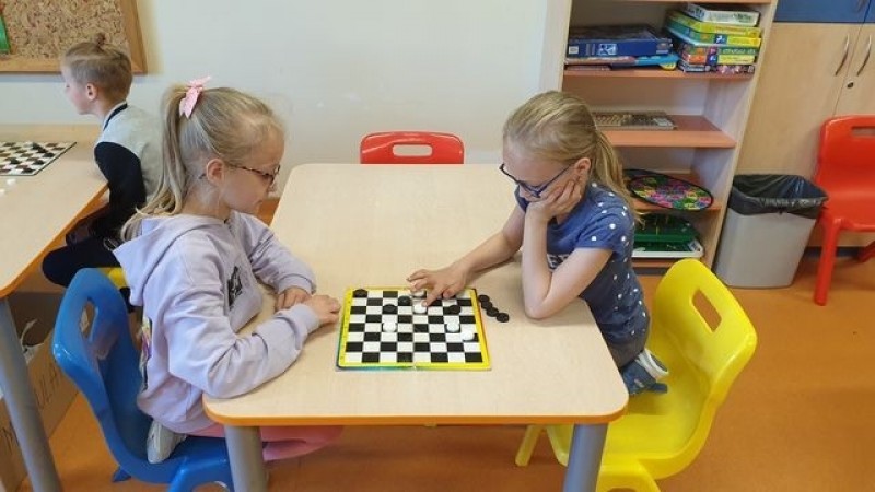 swietlicowy_turniej_warcabowy_04