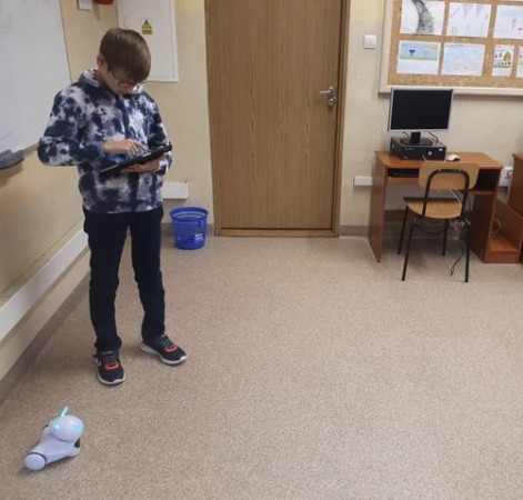 ZAJECIA-Z-ROBOTAMI-PHOTON_2023_02