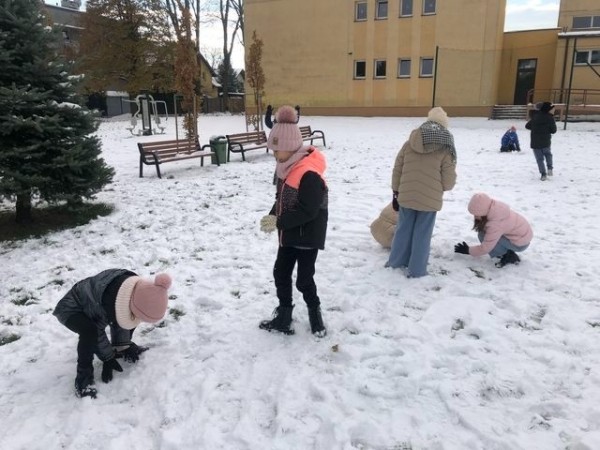 2c-zabawy-na-sniegu_02