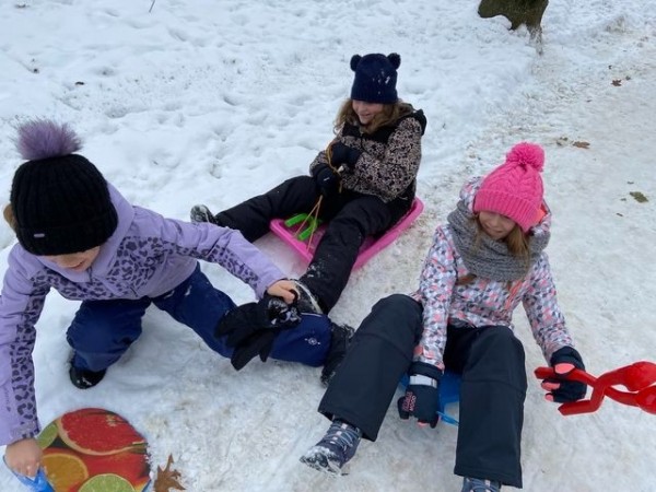 4b-na-sankach-2023_02