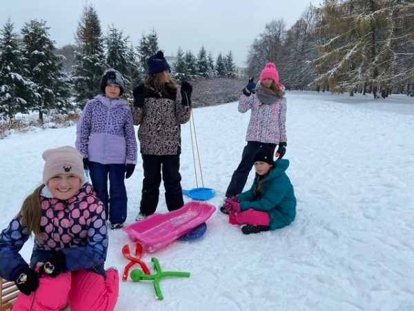 4b-na-sankach-2023_04