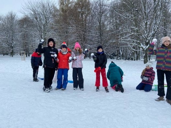 4b-na-sankach-2023_07